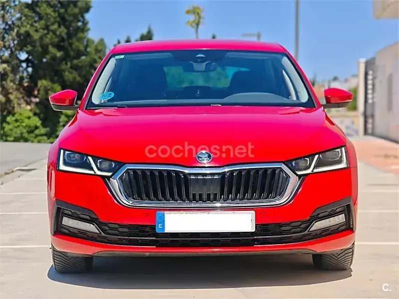 Usado Skoda Octavia Style 150 CV (110 kW) 2022 Granate Berlina