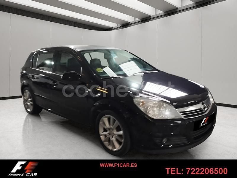 Usado Opel Astra Cosmo 120 CV (88 kW) 2005 Negro Berlina