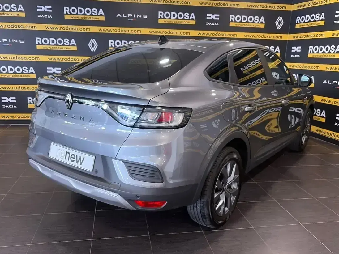 Usado Renault Arkana Evolution 140 CV (102 kW) 2025 Gris SUV