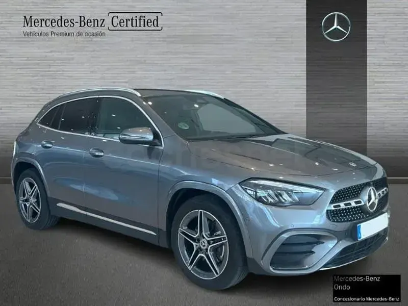Usado Mercedes GLA200 150 CV (110 kW) 2025 Gris montaña SUV