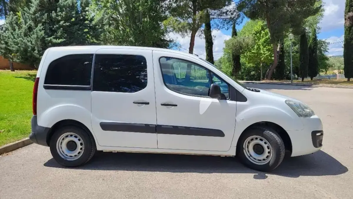 Usado Citroën e-Berlingo Feel 102 CV (75 kW) 2019 Blanco Monovolumen