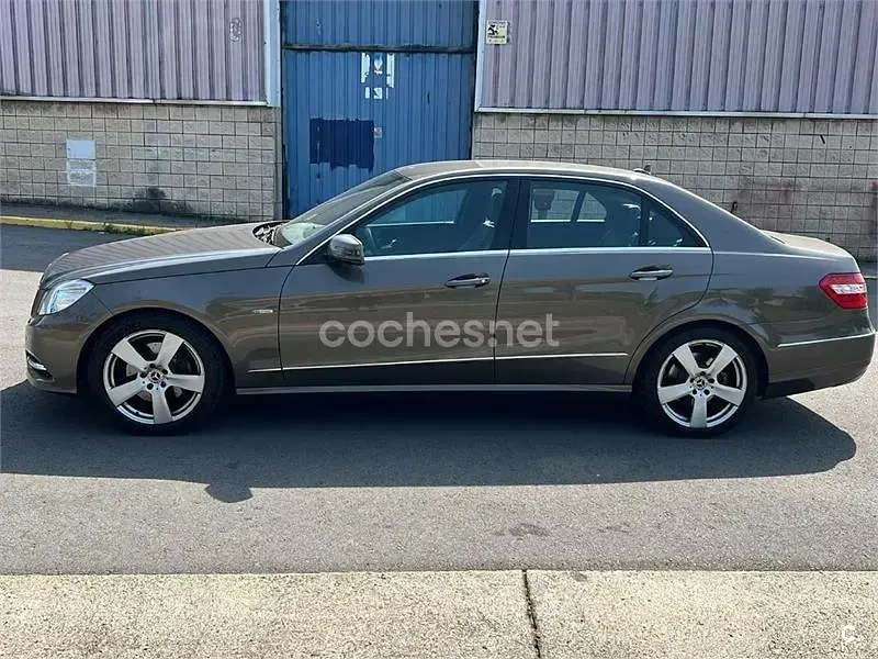 Usado Mercedes E350 Avantgarde 231 CV (169 kW) 2011 Gris / plata Berlina