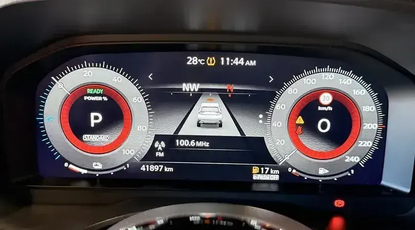 Usado Nissan X-Trail N-Connecta 204 CV (150 kW) 2024 Champagne silver SUV