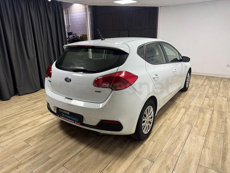 Usado Kia Ceed GT 90 CV (66 kW) 2013 Blanco Berlina