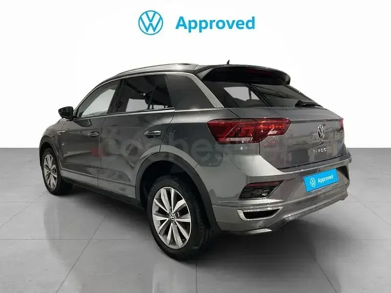 Usado VW T-Roc Advance 110 CV (80 kW) 2022 Gris / plata SUV