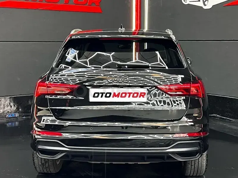 Usado Audi Q3 S-Line 230 CV (169 kW) 2020 Negro SUV
