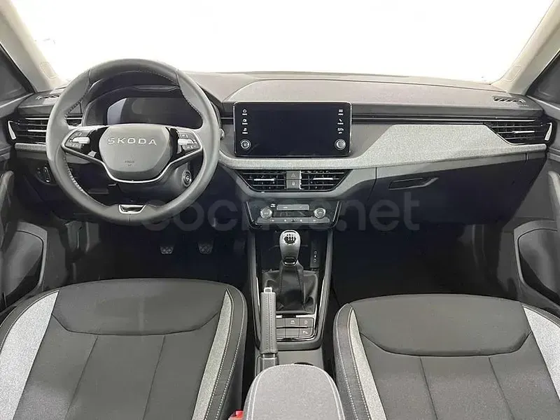 Usado Skoda Kamiq Selection 116 CV (85 kW) 2025 Rojo SUV