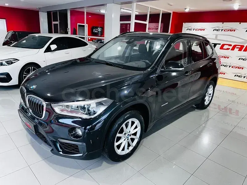 Usado BMW X1 Comfort Edition 140 CV (102 kW) 2017 Negro SUV