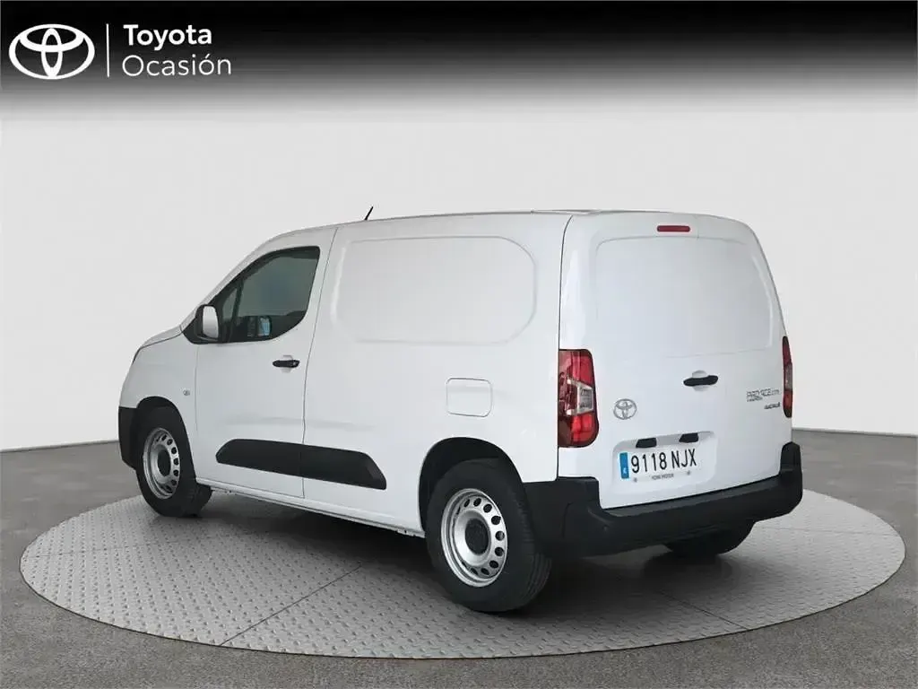 Usado Toyota Proace City City 100 kW (136 CV) 2026 Blanco Monovolumen
