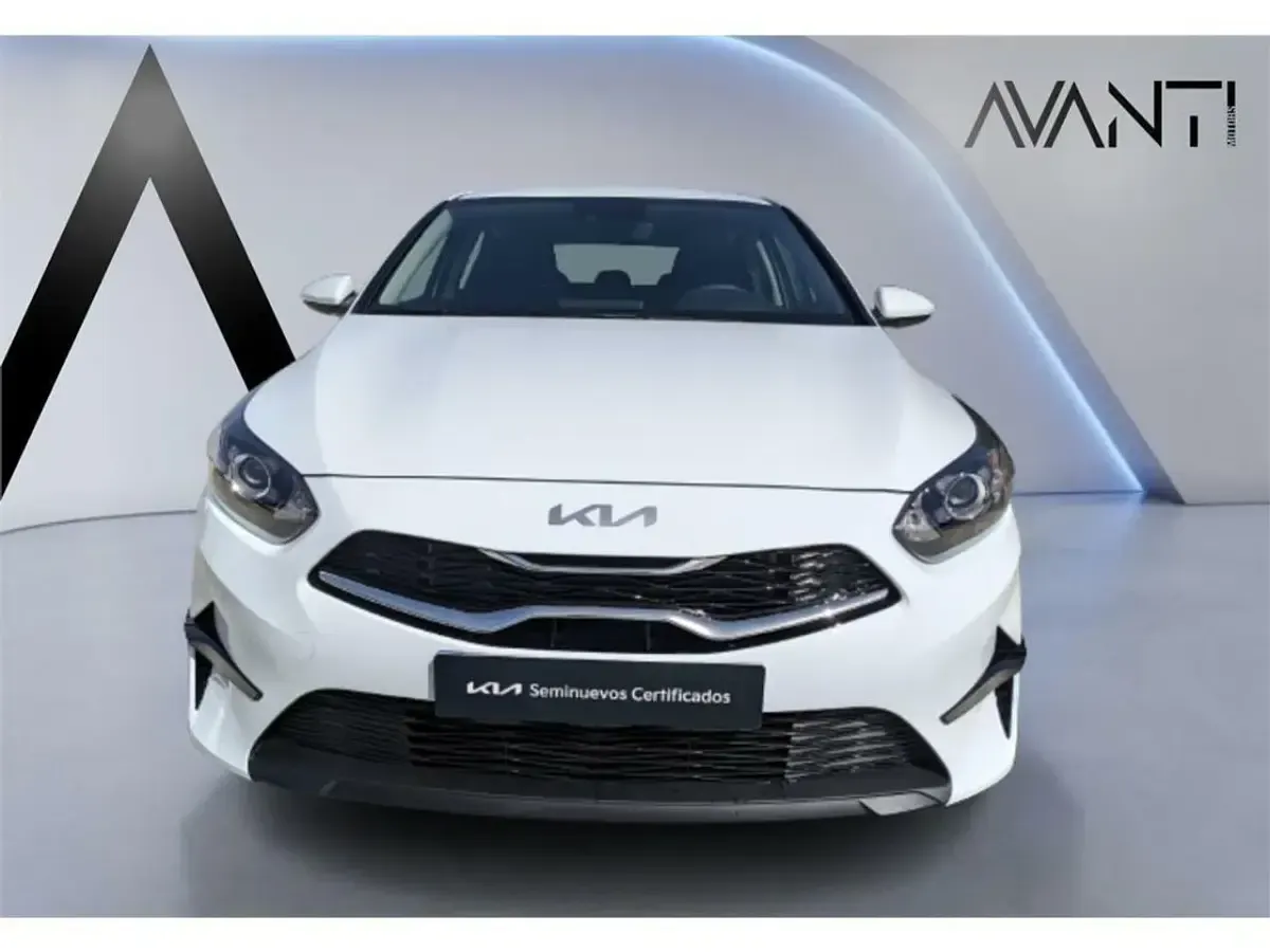Usado Kia Ceed 136 CV (100 kW) 2025 Blanco Utilitario