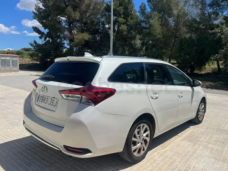 Brugt Toyota Auris Active 112 HK (82 kW) 2016 Hvid Stationcar