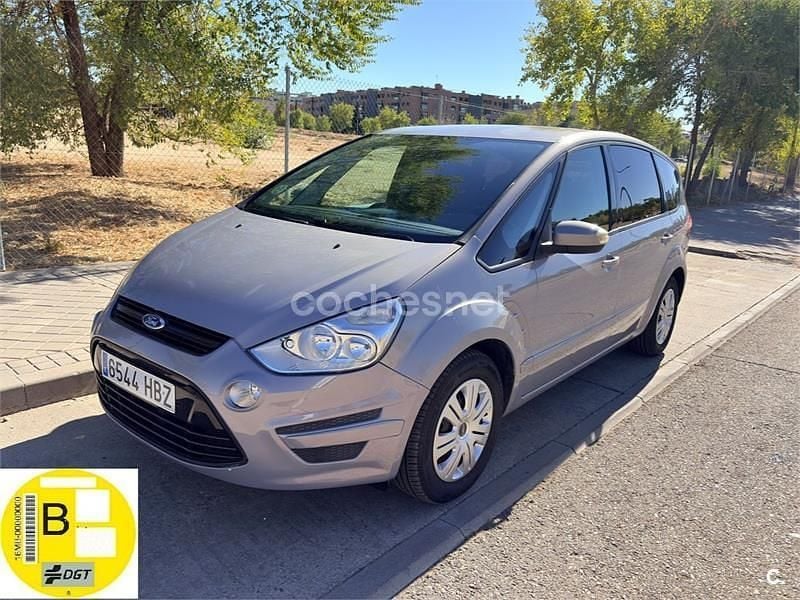 Begagnad Ford S-MAX Trend 140 HK (102 kW) 2011 Grå Minibuss