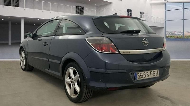 Usado Opel Astra GTC Cosmo 99 CV (72 kW) 2006 Azul Utilitario