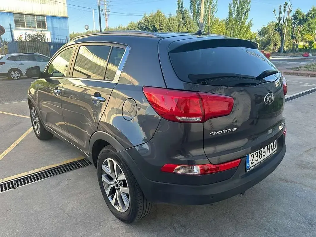 Usado Kia Sportage 114 CV (83 kW) 2014 Gris SUV