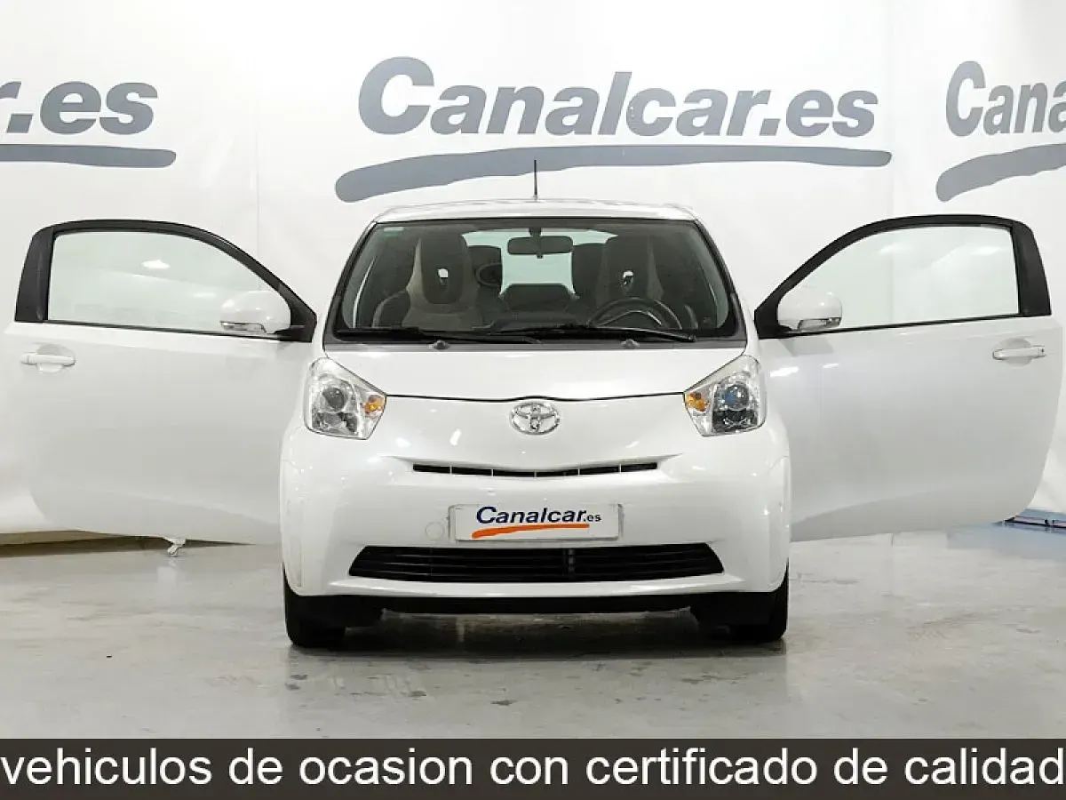 Usado Toyota iQ 68 CV (50 kW) 2009 Blanco Utilitario