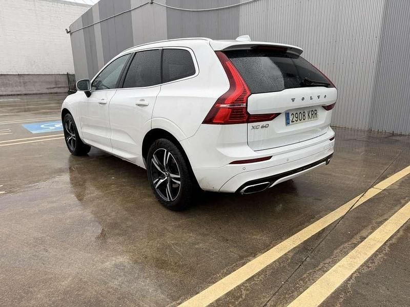 Usado Volvo XC60 R-Design 150 CV (110 kW) 2018 Blanco SUV