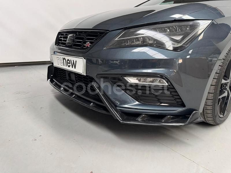 Usado Seat Leon FR 150 CV (110 kW) 2018 Gris / plata Berlina