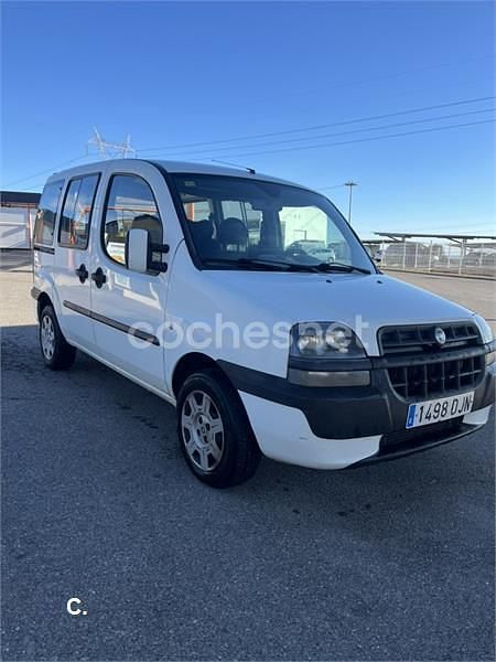Usado Fiat Doblò 105 CV (77 kW) 2009 Blanco Monovolumen