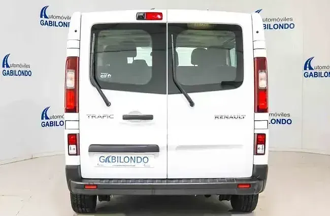 Usado Renault Trafic Zen 95 CV (69 kW) 2018 Blanco Monovolumen