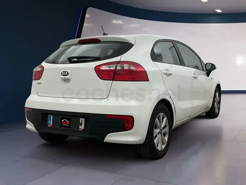 Usado Kia Rio 84 CV (61 kW) 2016 Blanco Utilitario