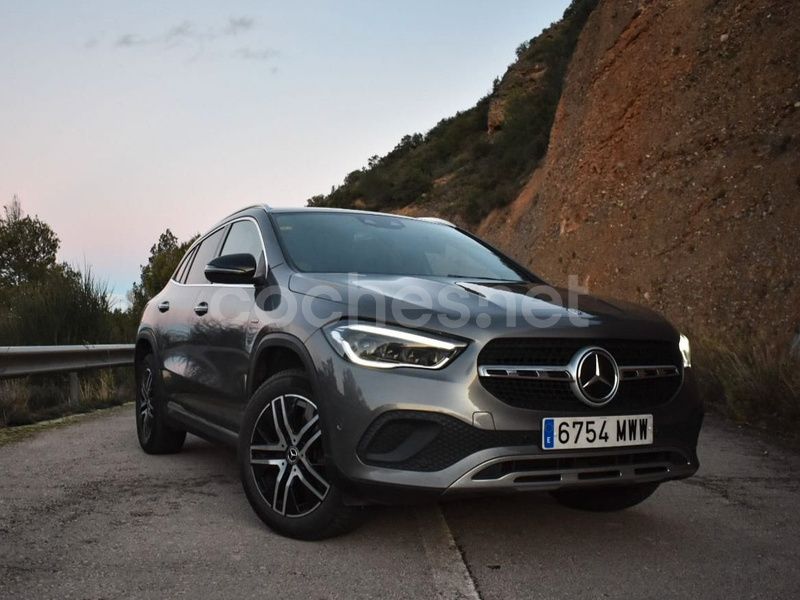 Gris / plata Usado 2021 Mercedes GLA250 SUV | 28.800 € (Precio justo) - Imagen 1/4