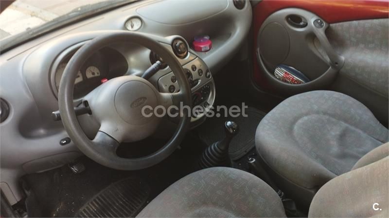 Rojo Usado 2002 Ford Ka Utilitario | 2000 € (Precio justo) - Imagen 1/4