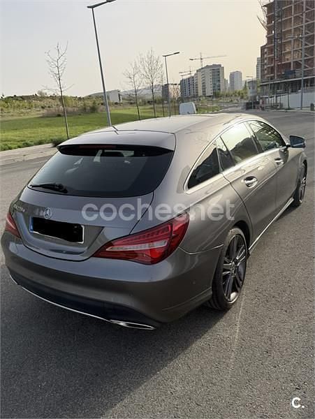 Usado Mercedes CLA220 Shooting Brake 177 CV (130 kW) 2017 Gris / plata Familiar