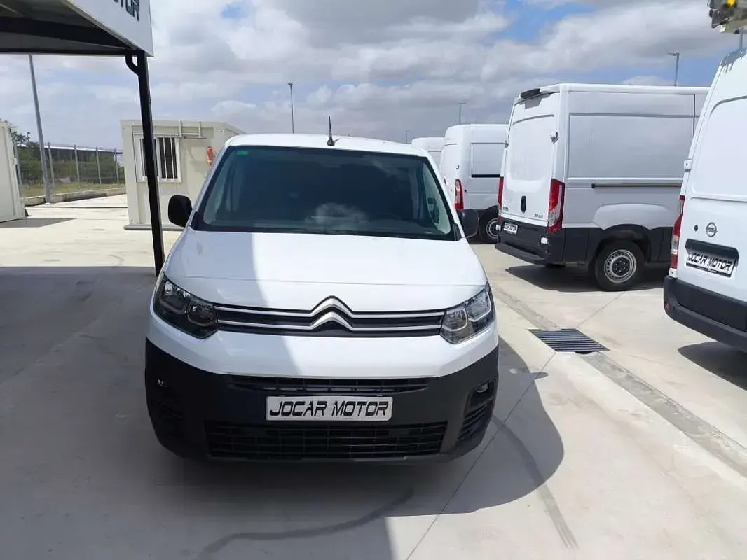 Usado Citroën e-Berlingo 102 CV (75 kW) 2022 Blanco Monovolumen