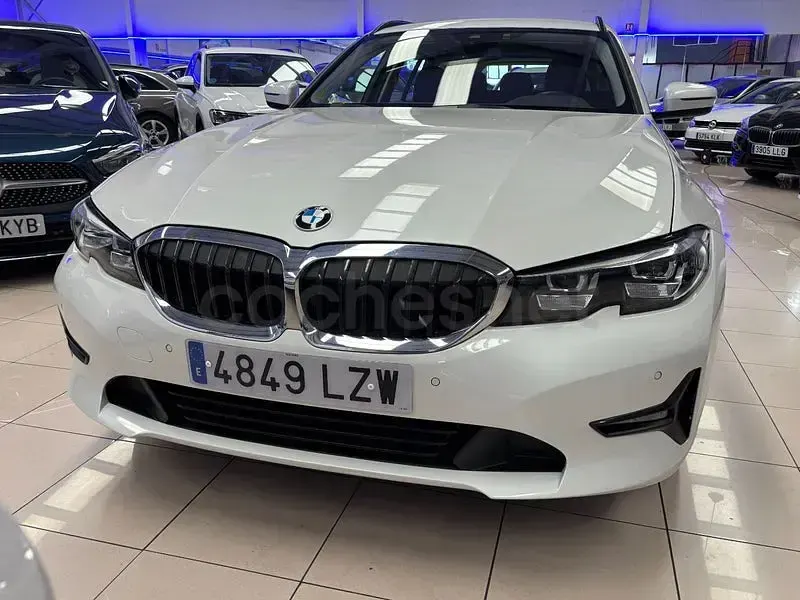 Usado BMW 318 150 CV (110 kW) 2022 Blanco Familiar