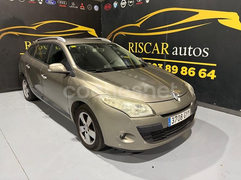Beige Usado 2010 Renault Mégane GrandTour Expression Familiar | 3850 € (Super precio) - Imagen 1/4