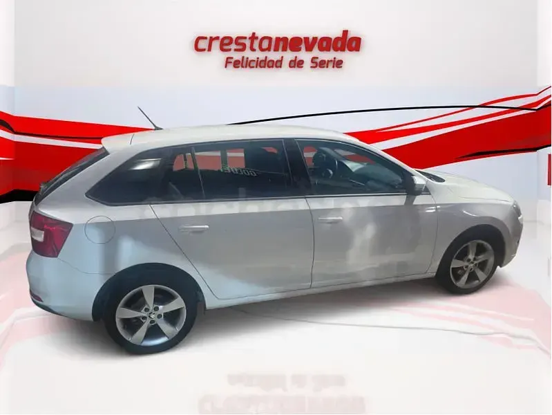Usado Skoda Rapid Active 90 CV (66 kW) 2015 Blanco Utilitario