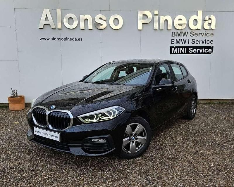 Negro Usado 2022 BMW 118 Comfort Edition Utilitario | 21.900 € (Un poco caro) - Imagen 1/4