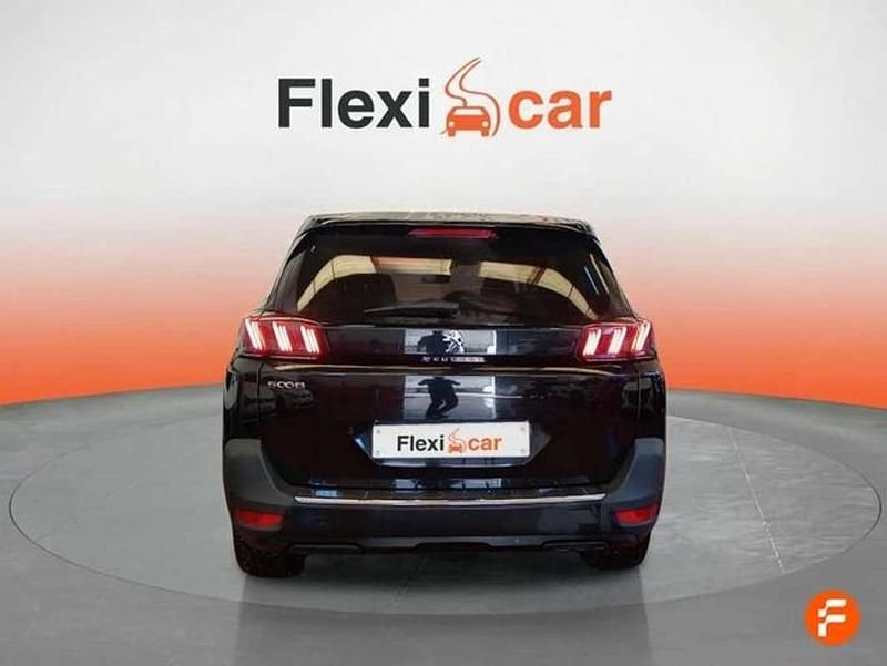 Usado Peugeot 5008 Allure 131 CV (96 kW) 2022 Negro SUV