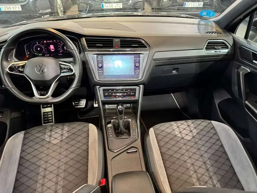 Usado VW Tiguan R-line 245 CV (180 kW) 2021 Negro SUV