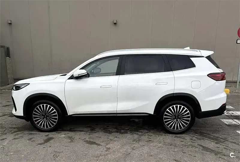 Usado Ebro s800 Luxury 147 CV (108 kW) 2025 Blanco SUV