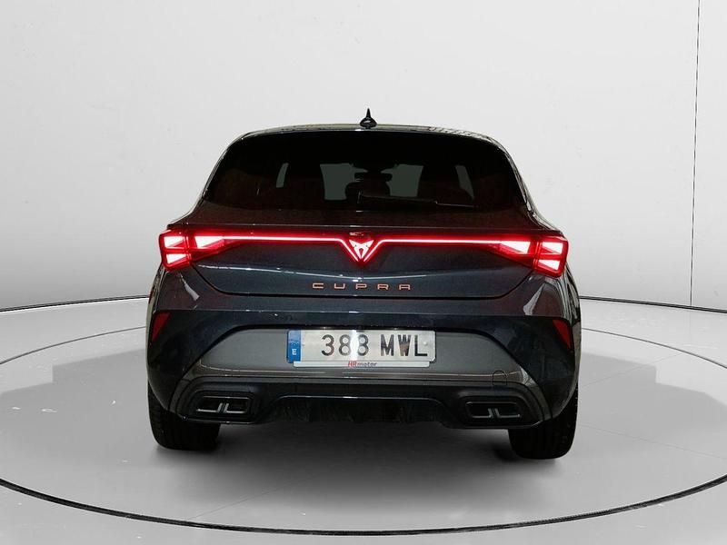 Usado Cupra Leon 150 CV (110 kW) 2024 Azul Berlina