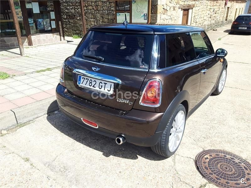 Käytetty Mini Cooper D 110 HP (80 kW) 2010 Ruskea Viistoperä