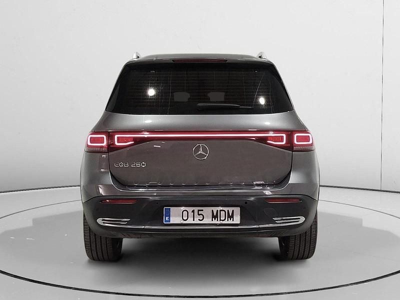 Usado Mercedes EQB250 141 kW (192 CV) 2023 Gris SUV