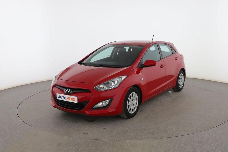Rojo Usado 2013 Hyundai i30 Utilitario | 8699 € (Precio justo) - Imagen 1/3