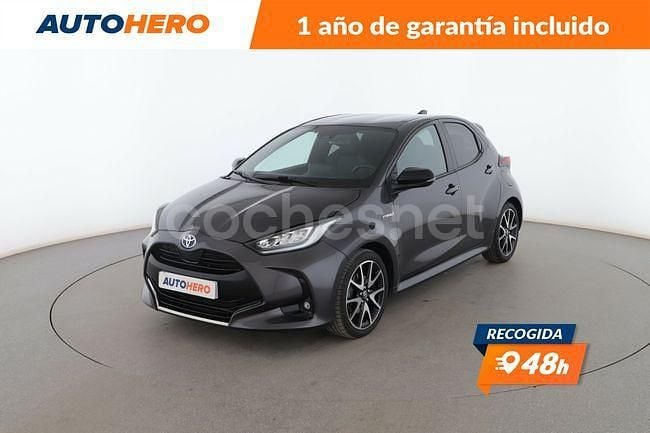 Gris / plata Usado 2021 Toyota Yaris Hybrid Style Berlina | 17.599 € (Precio justo) - Imagen 1/3
