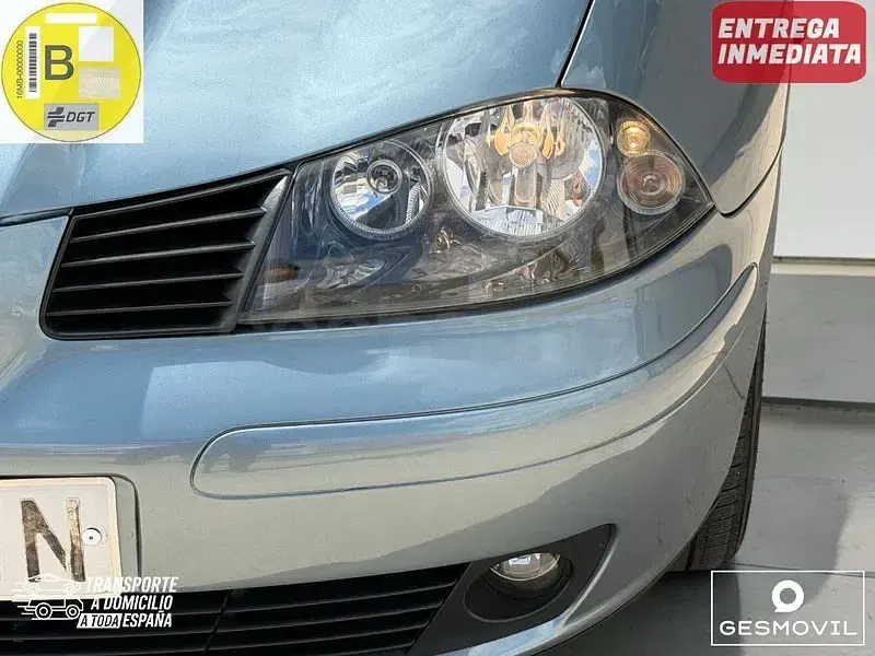 Usado Seat Cordoba Reference 100 CV (73 kW) 2006 Azul Berlina