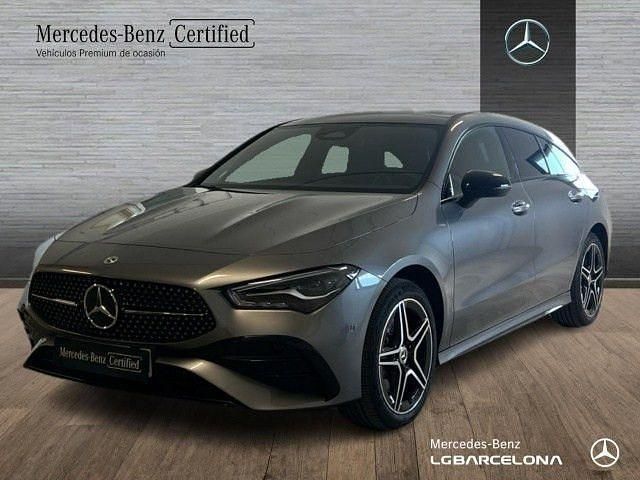 Gris Usado 2024 Mercedes CLA250e Shooting Brake AMG line Familiar | 39.900 € (Buen precio) - Imagen 1/4
