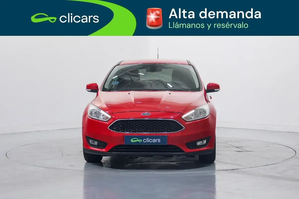 Usado Ford Focus Trend+ 125 CV (91 kW) 2018 Rojo Berlina