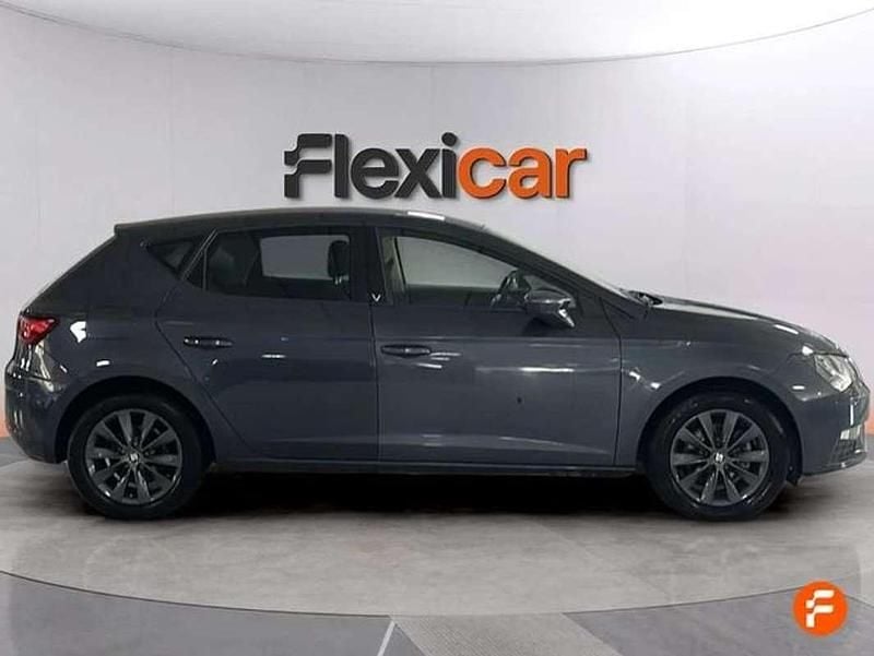 Usado Seat Leon ST Style 131 CV (96 kW) 2020 Gris Familiar