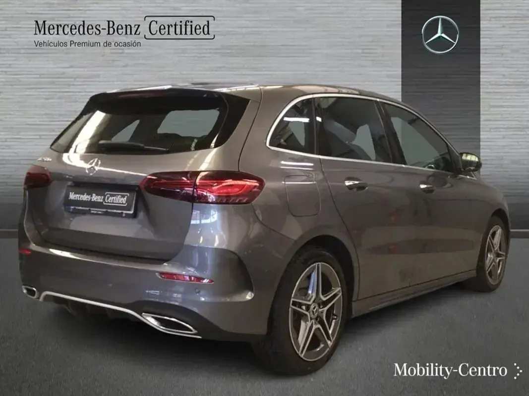 Usado Mercedes B250 163 CV (119 kW) 2025 Gris montaña Monovolumen