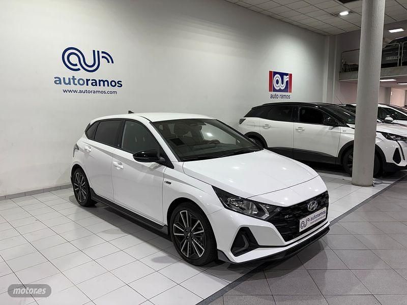 Usado Hyundai i20 N Line 84 CV (61 kW) 2023 Blanco Berlina