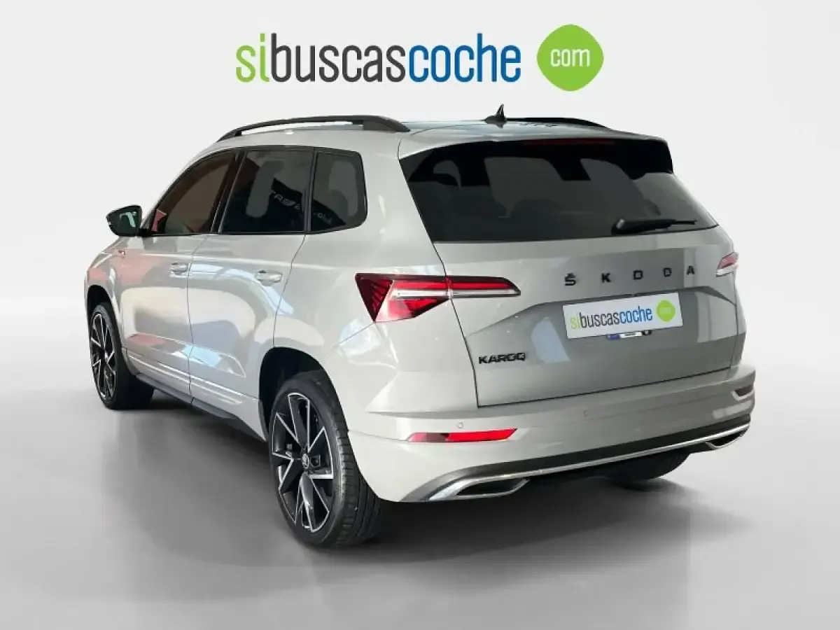 Usado Skoda Karoq SportLine 150 CV (110 kW) 2024 Gris/plata SUV