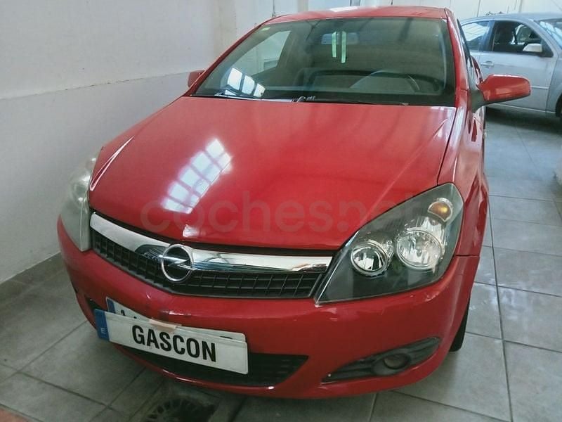 Usado Opel Astra GTC Sport 150 CV (110 kW) 2007 Rojo Berlina