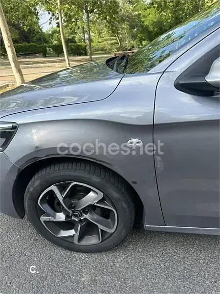 Usado Citroën C-Elysee I PureTech 82 CV (60 kW) 2019 Gris / plata Berlina