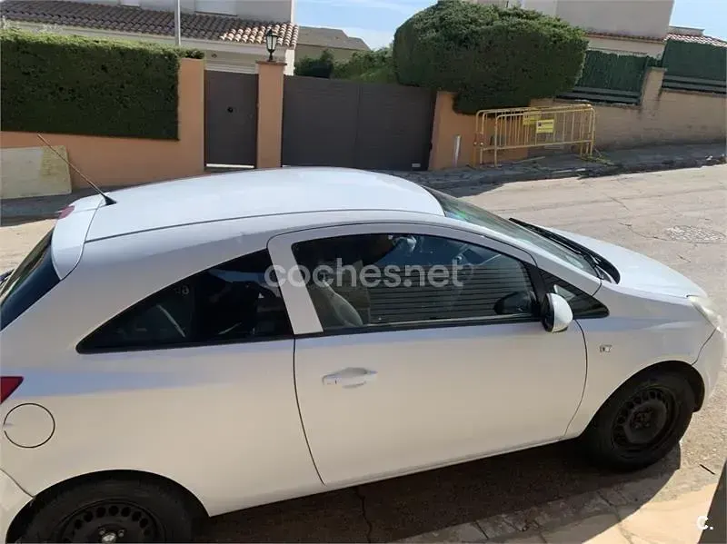 Brugt Opel Corsa Essentia 75 HK (55 kW) 2010 Hvid Hatchback